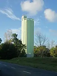 Un château d'eau aux Mathes (Charente-Maritime), France.