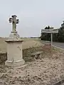 Vieille croix à la sortie de Souhesme-la-Grande.