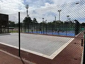 Les courts de padels.