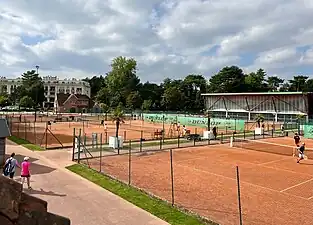 Les courts, côté nord.