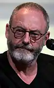 Liam Cunningham interprète Davos Mervault.
