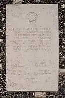 Plaque portant les noms de soldats tombés lors de l'explosion.