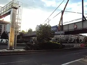 Le pont Hainguerlot franchissant la route nationale 1