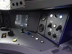 Ordinateur de bord comprenant les informations techniques utiles à la conduite.