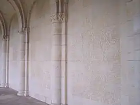 Liste de noms de la chapelle du cimetière.
