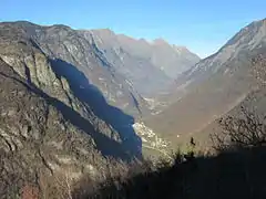 Vallée de la Romanche au niveau de Livet-et-Gavet.