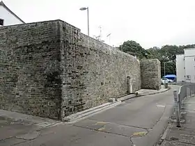 Mur de Lo Wai (en).