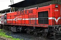 Locomotive marque Bombardier canadien type CC série 2230 le la société de transport par chemin de fer du Cameroun dans une gare.