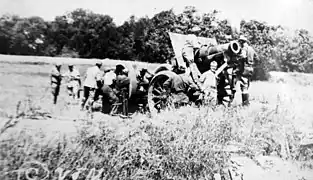 soutien français, canon de 220mm du 290e régiment d'artillerie.