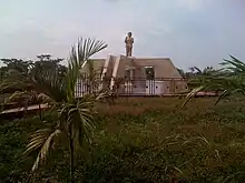 Mausolée de François Lougah près de Lakota.