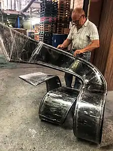 Louis Durot dans son atelier.