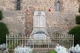 Le monument aux morts.