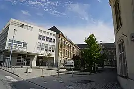 Entrée du lycée j-b de la Salle.