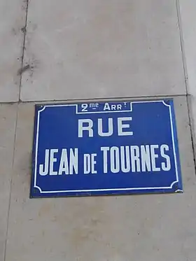 Voir la plaque.