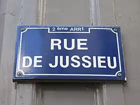 Voir la plaque.
