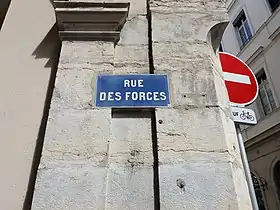 Voir la plaque.
