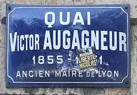 Voir la plaque.