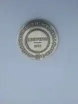 Revers de la même médaille