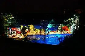 Métamorph'eau'ses spectacle sur la face sud du château.