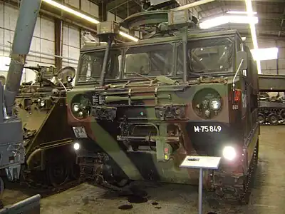 Véhicule chenillé de transport 88