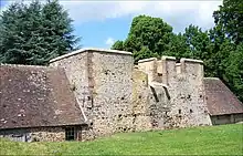 Les anciens hauts-fourneaux de Dampierre.