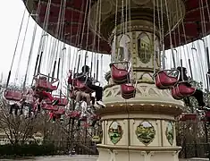 Magnificent Wave Carousel à Silver Dollar City