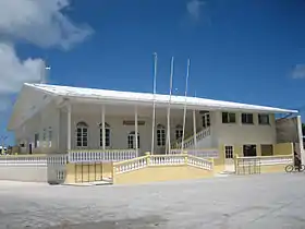 Mairie et gendarmerie de Makemo.