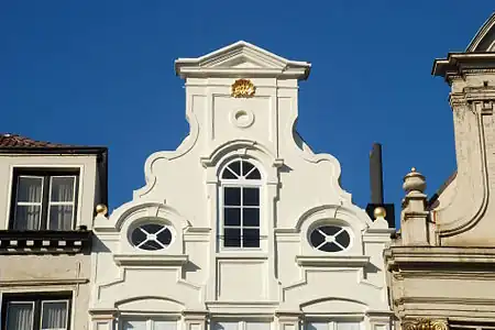 Pignon de la Maison de la Lunette.