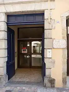 Entrée de la « Maison des Mémoires ».