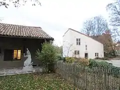 Entrée du musée voisin.