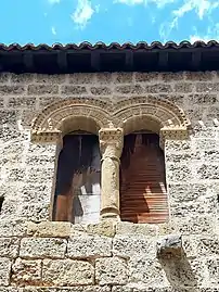 Détail de la fenêtre géminée.