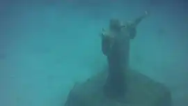 La sculpture du christ marin à proximité