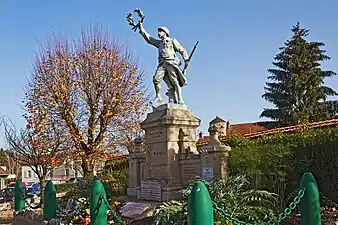 Le Poilu victorieux de Marcilly-sur-Tille