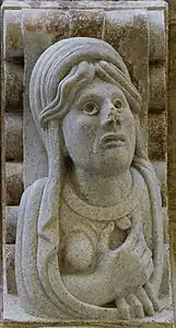 Modillon n°6 – Lune dévoilée