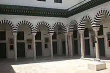 Cour de la médersa.