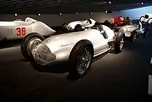 Photo, dans un musée, d'une monoplace de 1938.