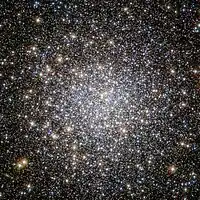 L'amas globulaire M5 par le télescope spatial Hubble.