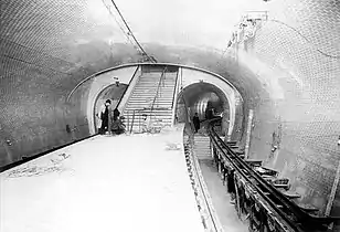 Le quai de départ de la station en 1905, actuel quai de la ligne 3 bis.