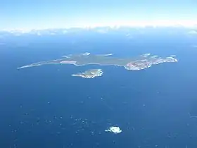 L'île du Milieu, avec la petite île Goose devant elle.