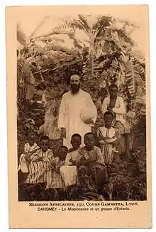 Missionnaire de la Société des missions africaines, vers 1930 au Dahomey