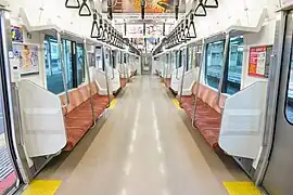 Intérieur longitudinal