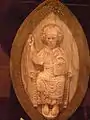 Médaillon du Christ en sa mandorle.