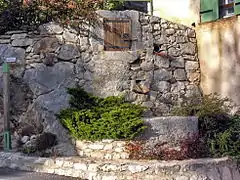 Fontaine dite du château.