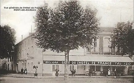 Hotel de France, au n°1 place Saint-Roch, à l'angle avec les allées Brouchet. Il est remplacé en 1972 par la résidence Saint-Roch.