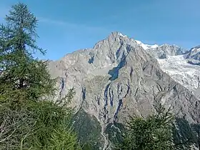Le glacier de Combalet dans le creux du Fauteuil des Allemands depuis le sud-est.