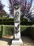 La stèle, don d'Henri Prat.