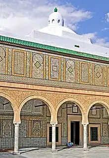 Façade de la salle funéraire.