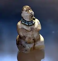 Statuette féminine de Tell es-Sawwan, période de Samarra. Musée national d'Irak.