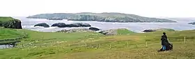 Muckle Flaes et Vaila depuis Culswick