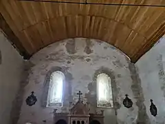 Mur occidental de la nef et ses trois baies du 12e